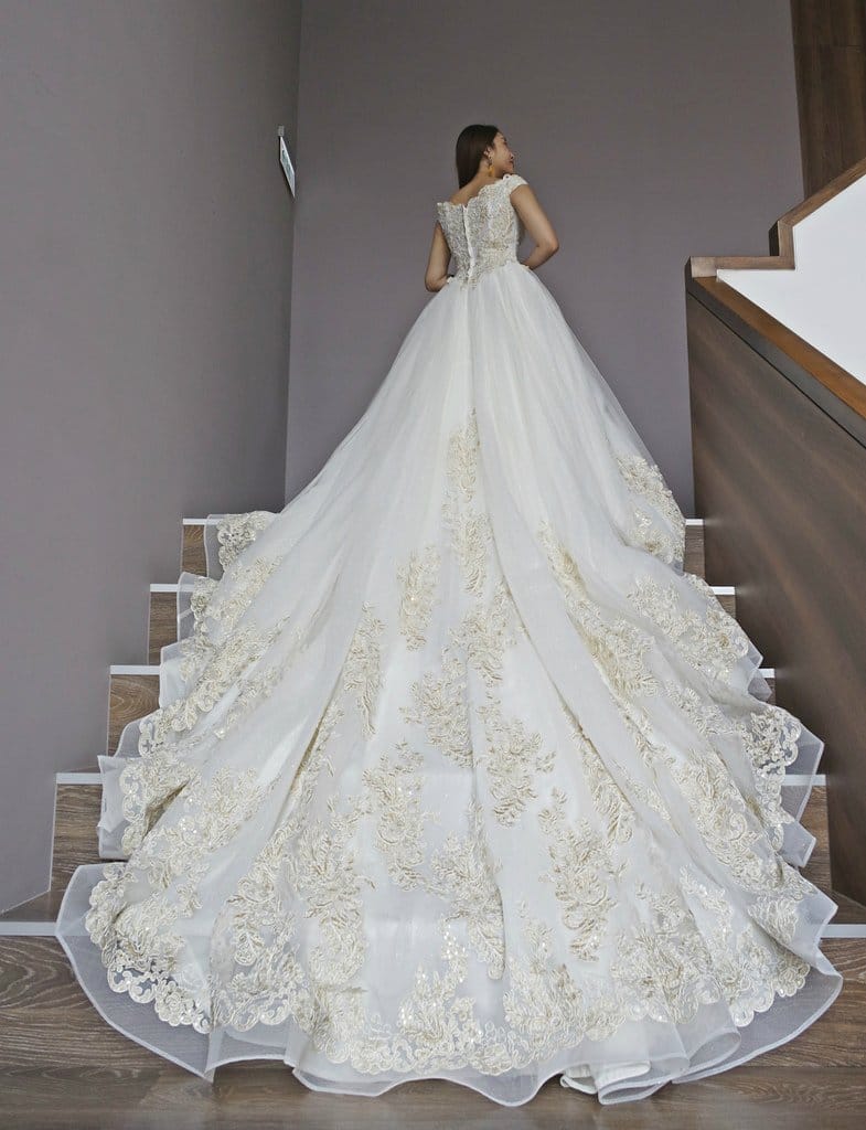 【台中婚紗推薦】女孩想要的浪漫這裡都有,打造夢幻婚禮,茱莉亞精品婚紗,設計師精品婚紗,婚紗試穿