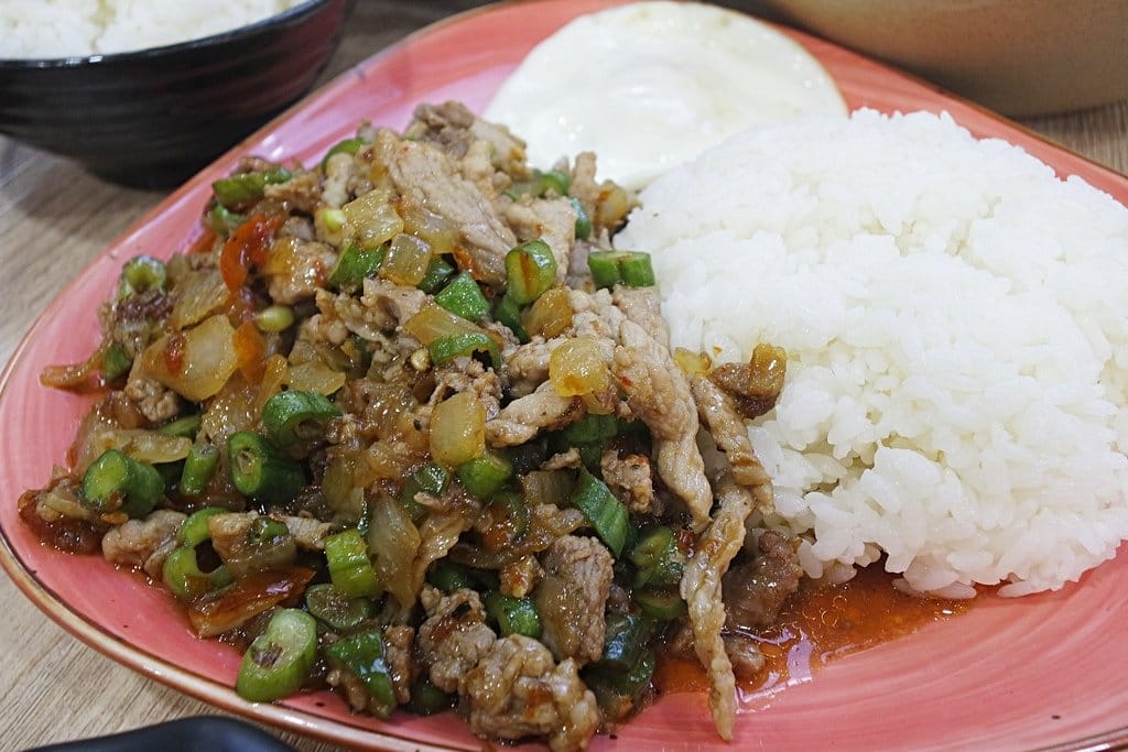 【好食分享】新竹城隍廟CP值高,饕客最愛平價美食推薦,藏身巷弄的楊家米干雲泰料理(附菜單) - 第23張圖 【好食分享】新竹城隍廟CP值高,饕客最愛平價美食推薦,藏身巷弄的楊家米干雲泰料理(附菜單)