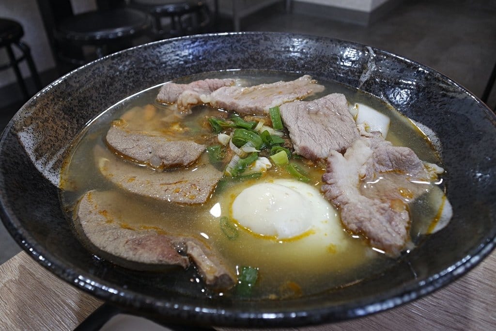 【好食分享】新竹城隍廟CP值高,饕客最愛平價美食推薦,藏身巷弄的楊家米干雲泰料理(附菜單) - 第25張圖 【好食分享】新竹城隍廟CP值高,饕客最愛平價美食推薦,藏身巷弄的楊家米干雲泰料理(附菜單)