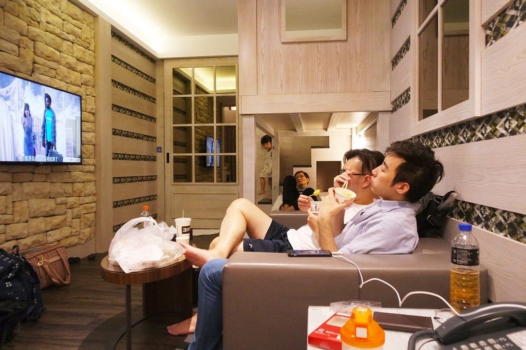 【住宿分享】台中大里,親子住宿推薦,超美全新裝潢,嵩夏汽車旅館,放鬆舒適,附近景點多、交通便利