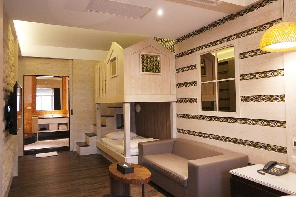 【住宿分享】台中大里,親子住宿推薦,超美全新裝潢,嵩夏汽車旅館,放鬆舒適,附近景點多、交通便利