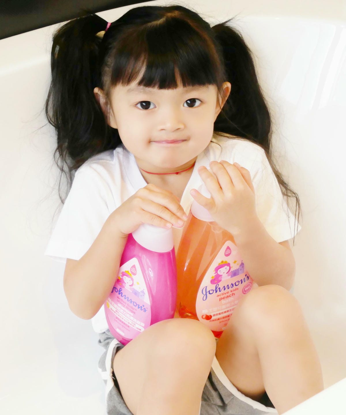 【育兒開箱】全新包裝設計,嬌生嬰兒公主沐浴露,不流淚配方洗澡好朋友,植萃沐浴成份99.9%除菌*,方便的壓頭設計