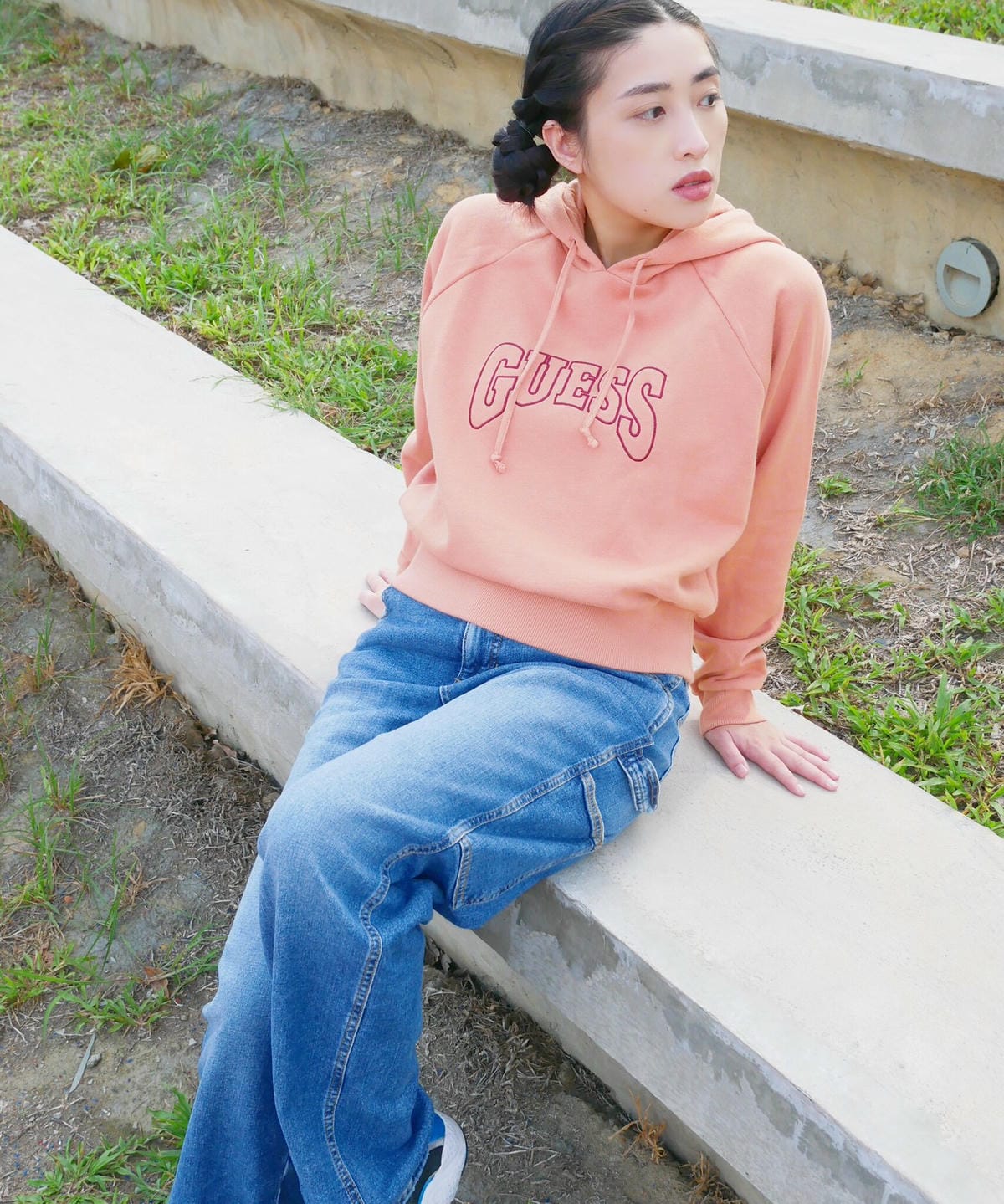 【GUESS】歐美率性日常休閒穿搭LOOK,經典不敗,超顯瘦丹寧推薦,2021秋冬換季這樣穿就對了!! - 第20張圖 【GUESS】歐美率性日常休閒穿搭LOOK,經典不敗,超顯瘦丹寧推薦,2021秋冬換季這樣穿就對了!!