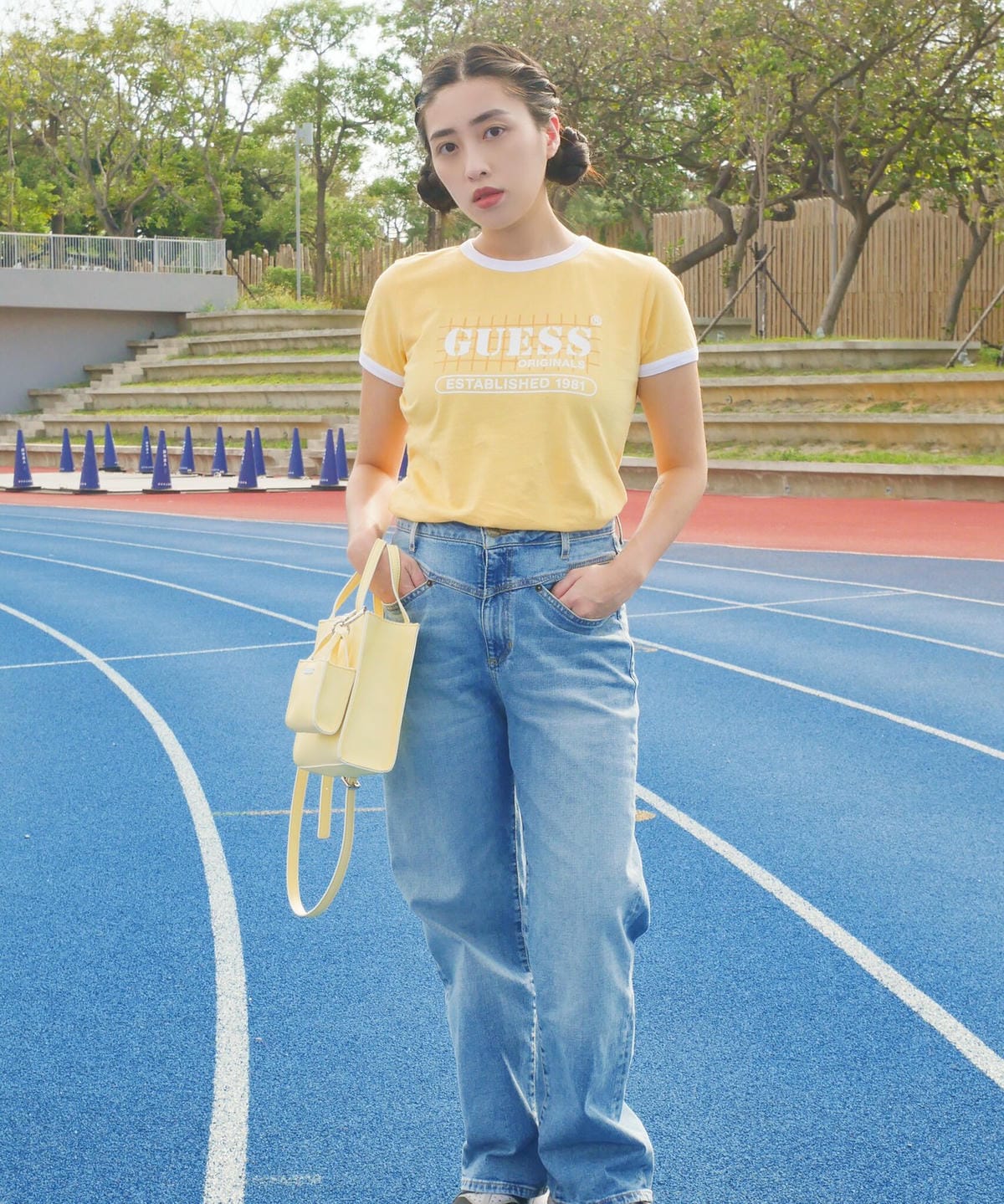 【GUESS】歐美率性日常休閒穿搭LOOK,經典不敗,超顯瘦丹寧推薦,2021秋冬換季這樣穿就對了!! - 第4張圖 【GUESS】歐美率性日常休閒穿搭LOOK,經典不敗,超顯瘦丹寧推薦,2021秋冬換季這樣穿就對了!!