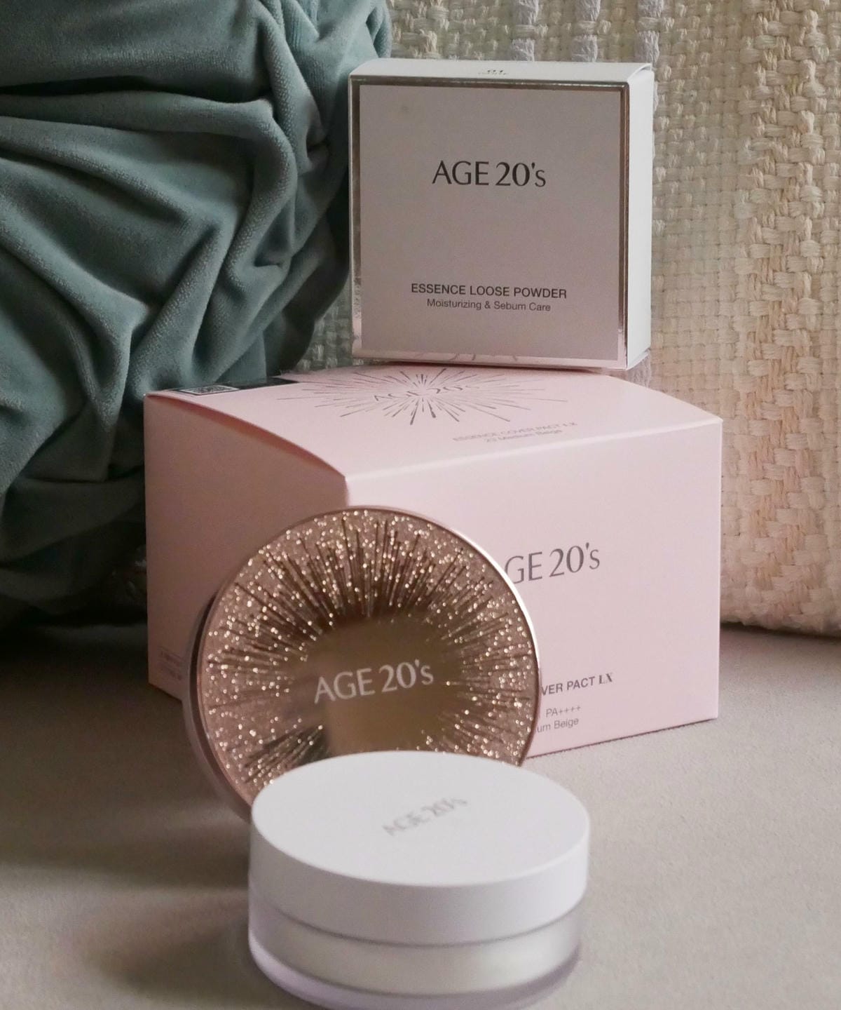 ‘S水潤持妝精華蜜粉