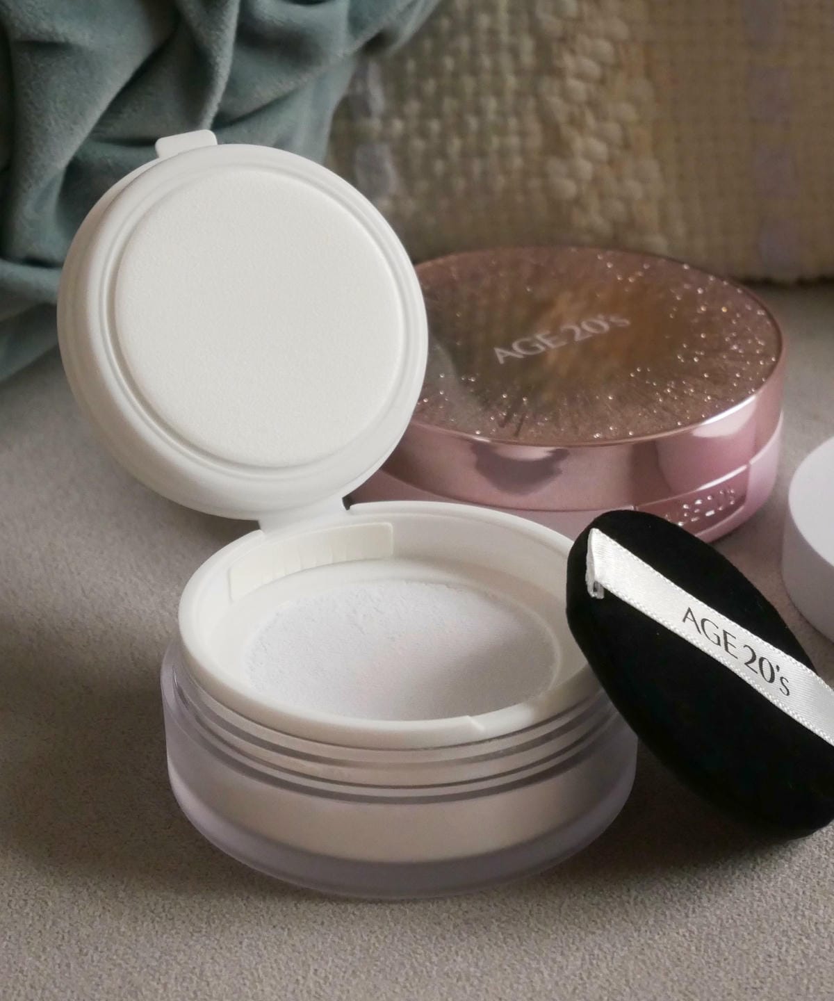 ‘S水潤持妝精華蜜粉