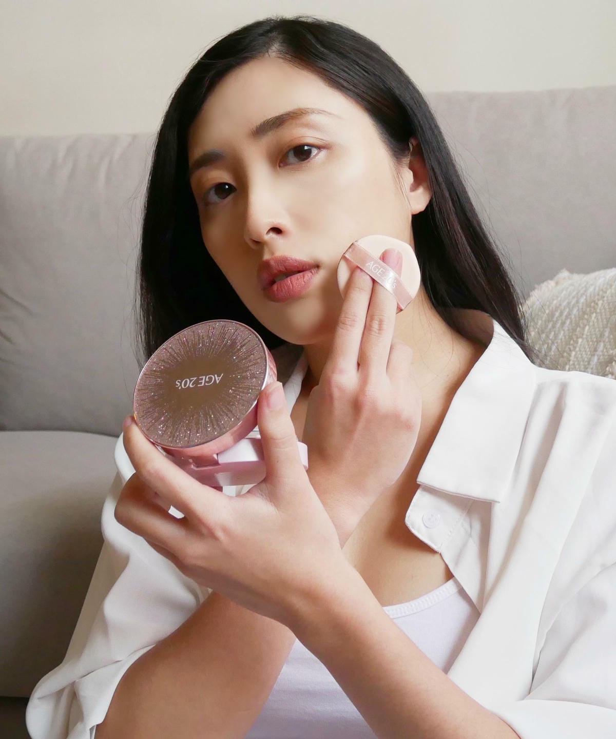 ‘S水潤持妝精華蜜粉