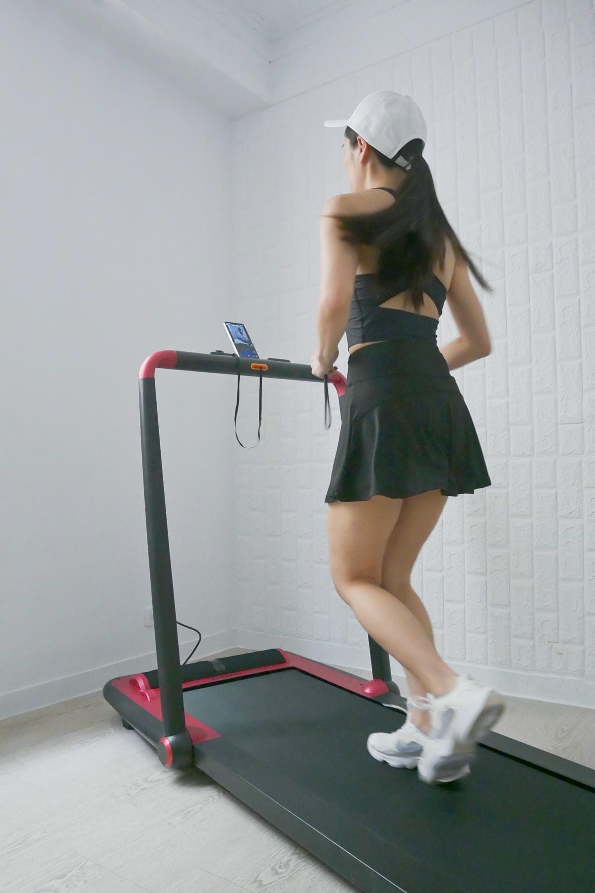 【tokuyo】 iGenius鋁合金智跑機 TT-252R,小家庭居家運動必備,跑步機推薦,折收可直立收納於牆面,輕巧不佔空間 - 第16張圖 【tokuyo】 iGenius鋁合金智跑機 TT-252R,小家庭居家運動必備,跑步機推薦,折收可直立收納於牆面,輕巧不佔空間