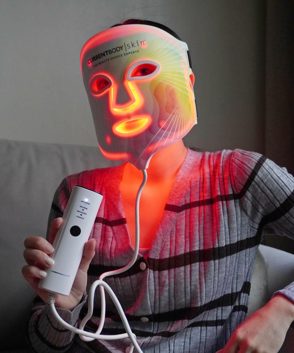 【CurrentBody】在家輕鬆保養美容儀推薦,CurrentBody Skin 4合1 LED 光療面膜儀&CurrentBody Skin 水凝膠面膜