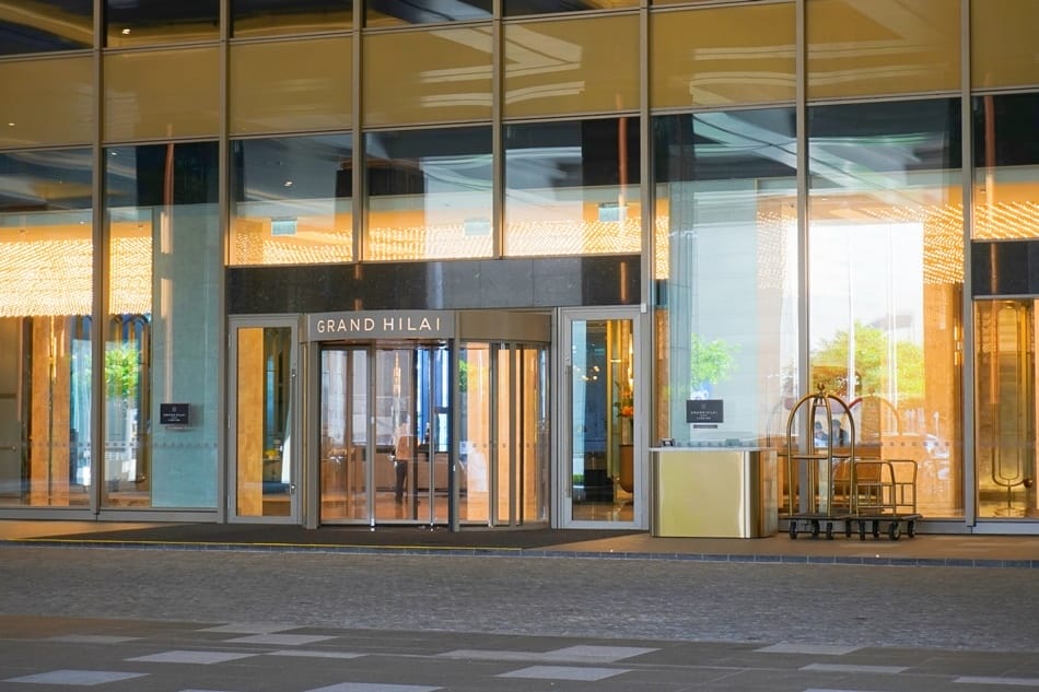 【台北漢來大飯店】全新吃到飽品牌「島語自助餐廳」,無邊際泳池