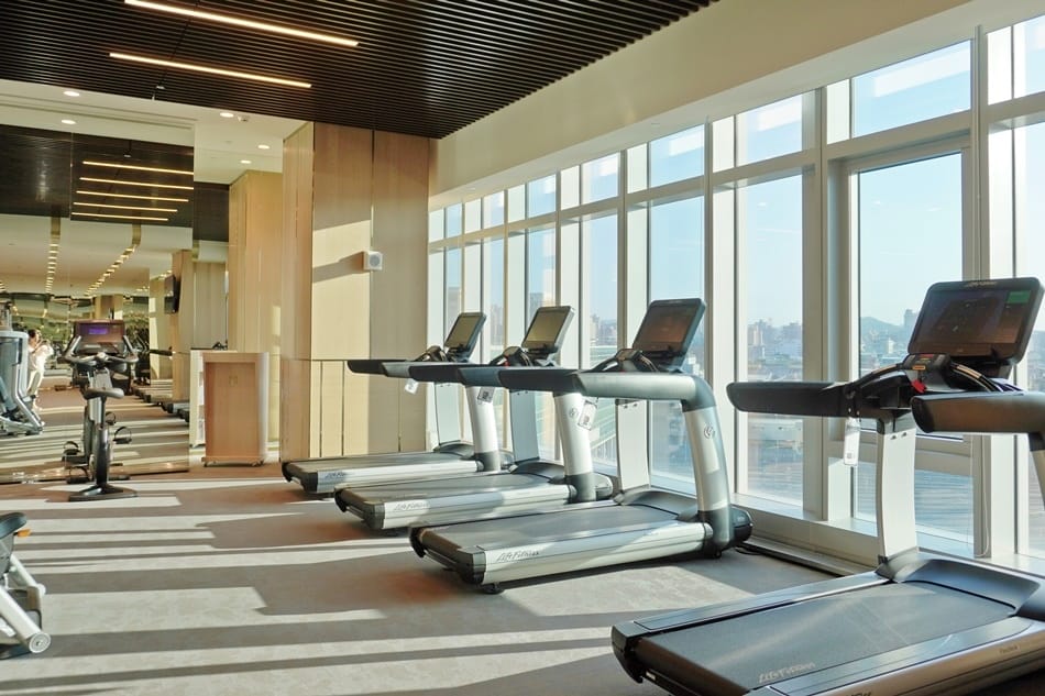 【台北漢來大飯店】全新吃到飽品牌「島語自助餐廳」,無邊際泳池 【台北漢來大飯店】全新吃到飽品牌「島語自助餐廳」,無邊際泳池