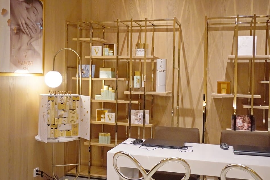 【台北漢來大飯店】全新吃到飽品牌「島語自助餐廳」,無邊際泳池 【台北漢來大飯店】全新吃到飽品牌「島語自助餐廳」,無邊際泳池