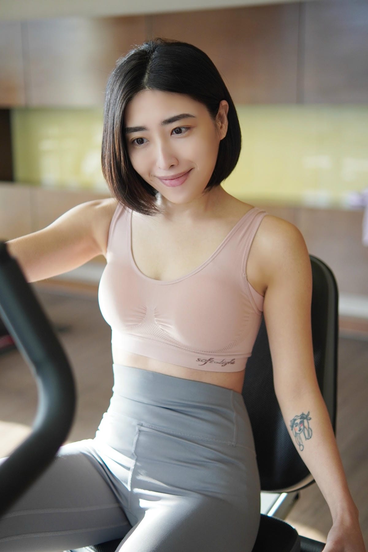 【舒芙蕾】寶雅銷售第一品牌，零著感內衣開箱，白石墨烯養護內衣舒服又透氣，小嫻代言內衣推薦