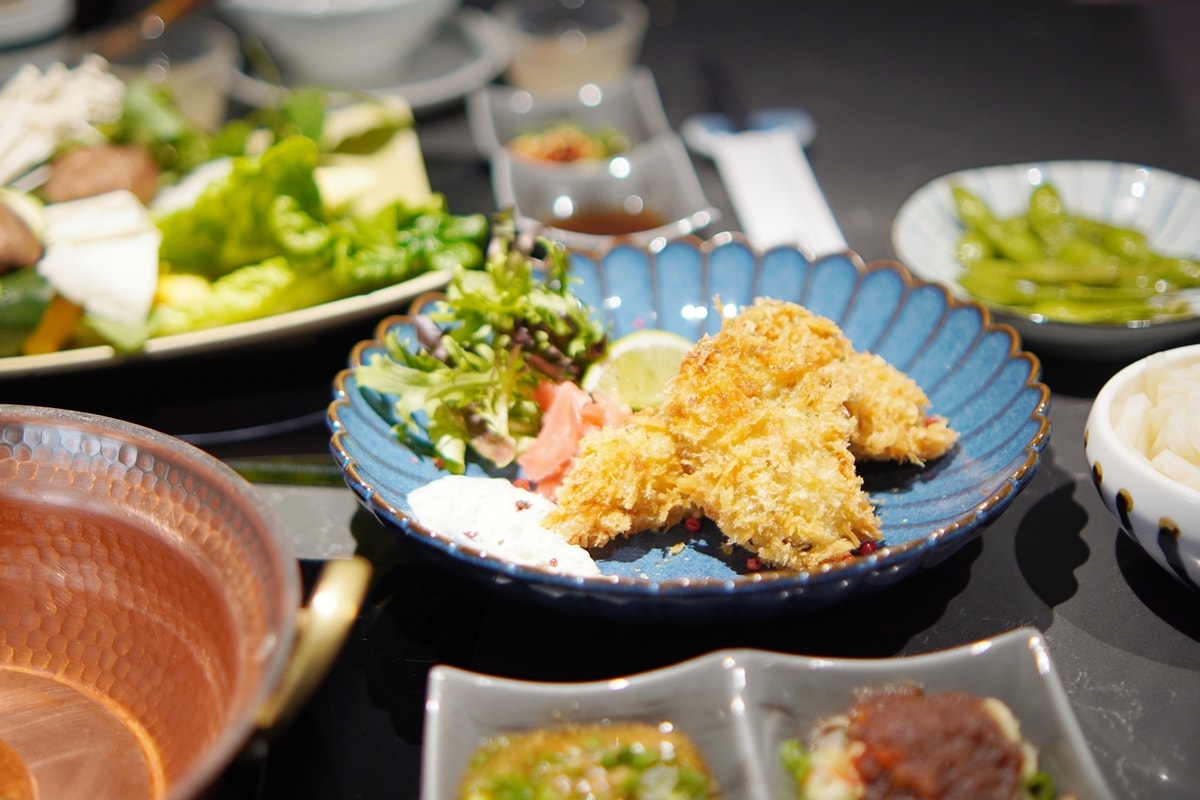 【南投美食】埔里特色鍋物，渡之島日高鍋物A5和牛、松葉蟹，吃到飽蔬食自助吧，人氣餐廳聚餐首選