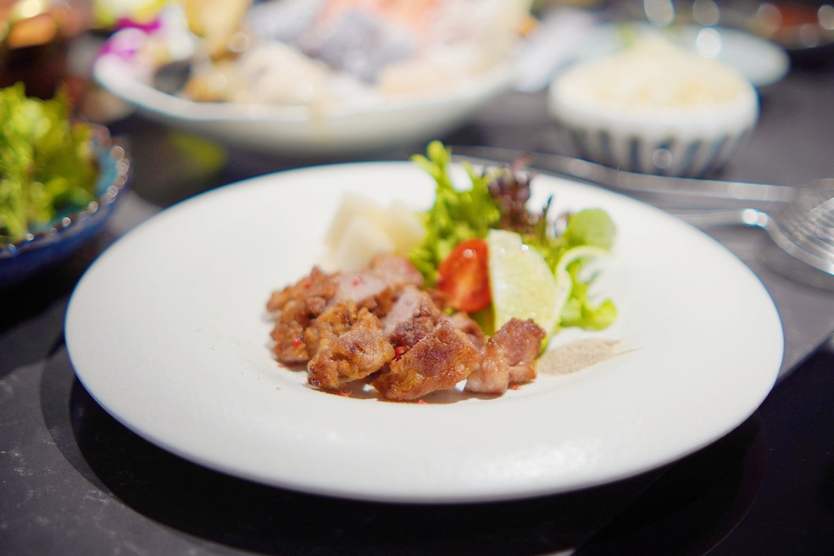 【南投美食】埔里特色鍋物，渡之島日高鍋物A5和牛、松葉蟹，吃到飽蔬食自助吧，人氣餐廳聚餐首選