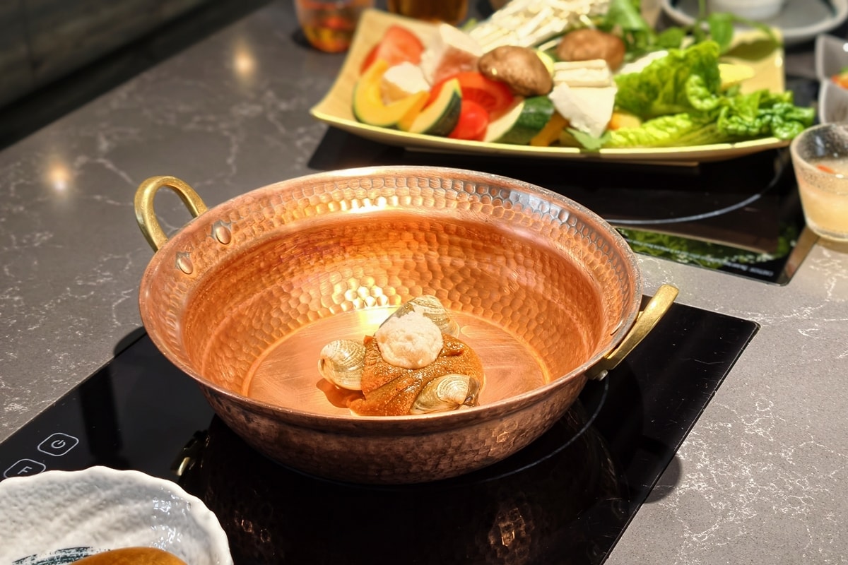 【南投美食】埔里特色鍋物，渡之島日高鍋物A5和牛、松葉蟹，吃到飽蔬食自助吧，人氣餐廳聚餐首選