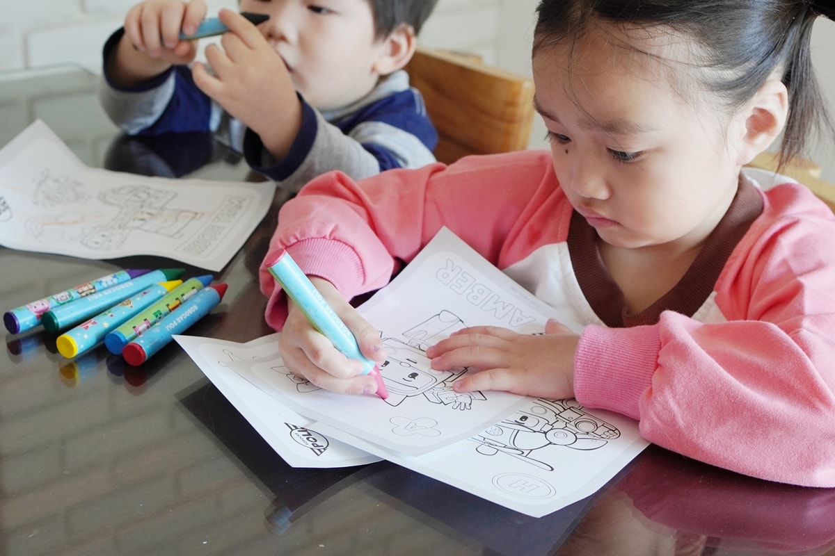 【Babytiger虎兒寶】兒童用品網購推薦,開箱韓國POLI波力正版授權nunuKIDS車用遮陽簾+波力蠟筆 - 第14張圖 【Babytiger虎兒寶】兒童用品網購推薦,開箱韓國POLI波力正版授權nunuKIDS車用遮陽簾+波力蠟筆
