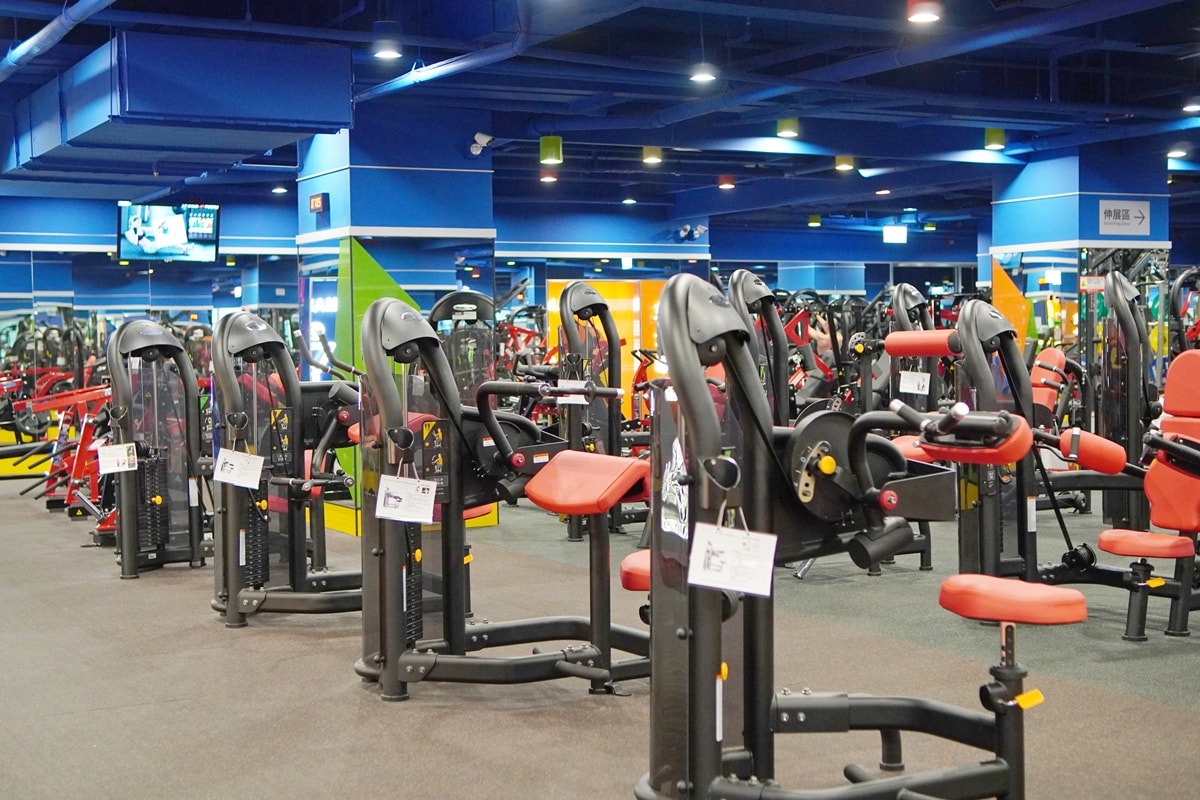 【健身房推薦】新竹全新地點香山店，館內設施，World Gym 領取14天免費體驗，多元有氧團課體驗