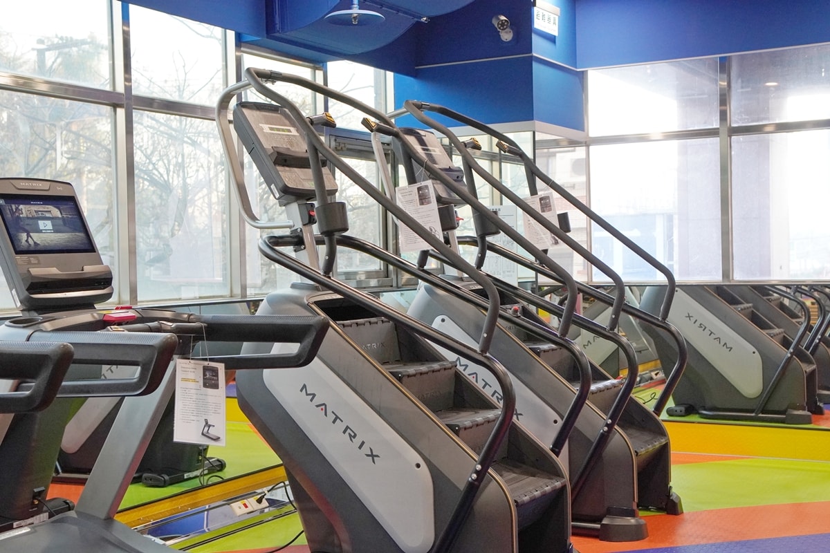 【健身房推薦】新竹全新地點香山店，館內設施，World Gym 領取14天免費體驗，多元有氧團課體驗