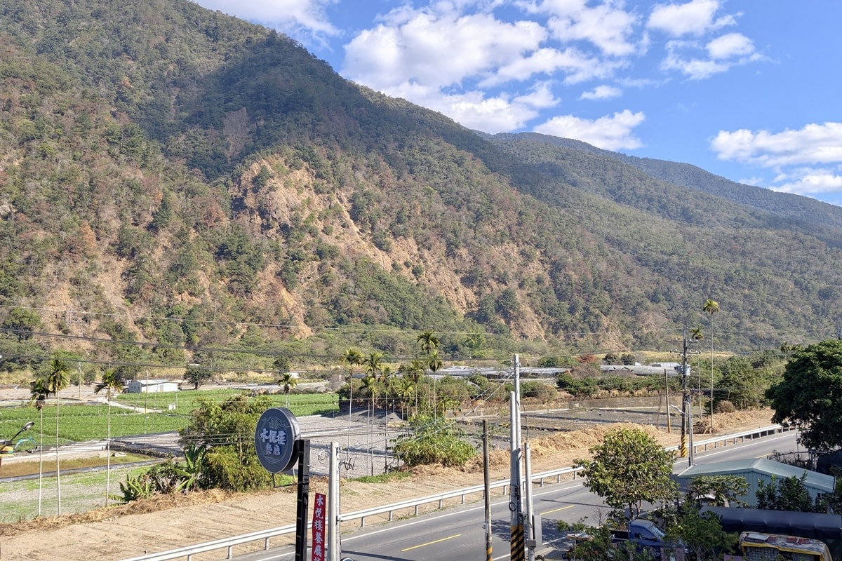 【南投埔里包棟民宿】埔里觀瀑渡假民宿，提供寵物友善房型，適合大家庭，卡拉OK、電動麻將桌