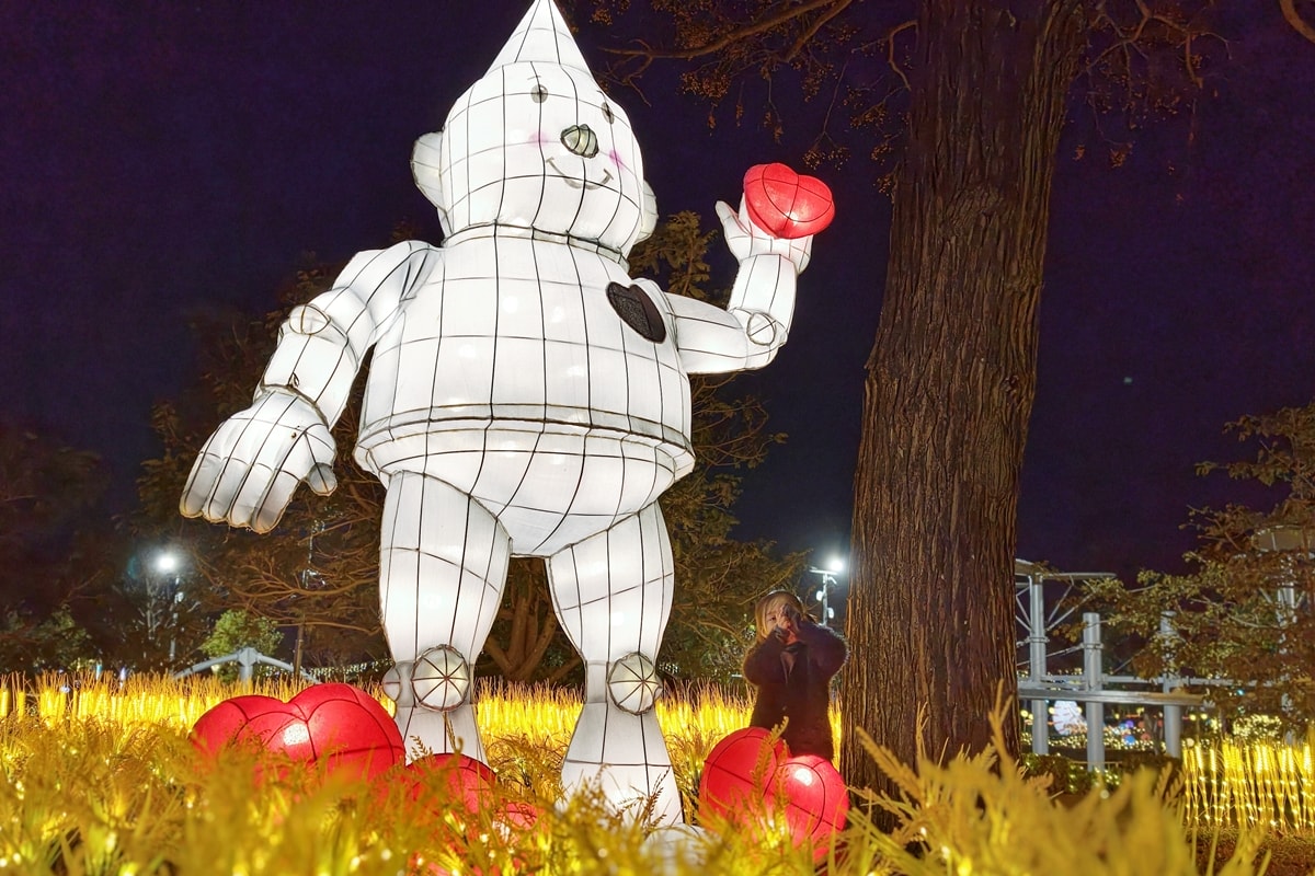 童話夢幻之旅，2026中臺灣燈會開跑啦！教育 局「童趣歡樂谷」燈區，8大童話燈組經典故事重現