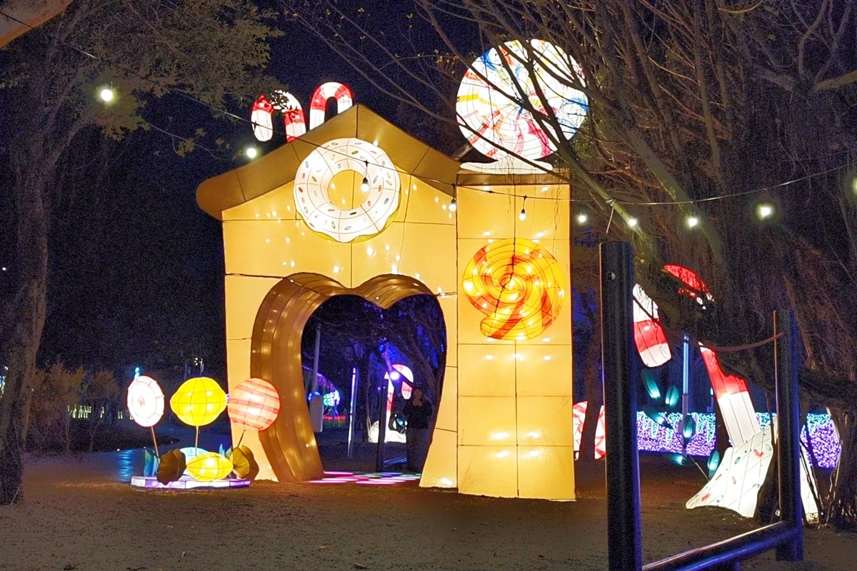 童話夢幻之旅，2026中臺灣燈會開跑啦！教育 局「童趣歡樂谷」燈區，8大童話燈組經典故事重現