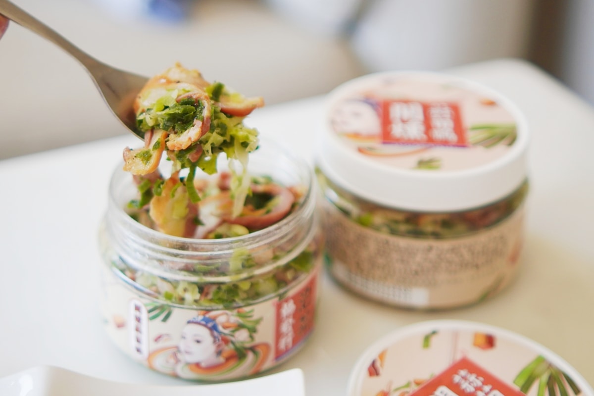 【泡菜界的時尚風潮】超可愛的 協發行泡菜 x 蠟筆小新聯名！好吃停不下，5款必吃泡菜開箱分享