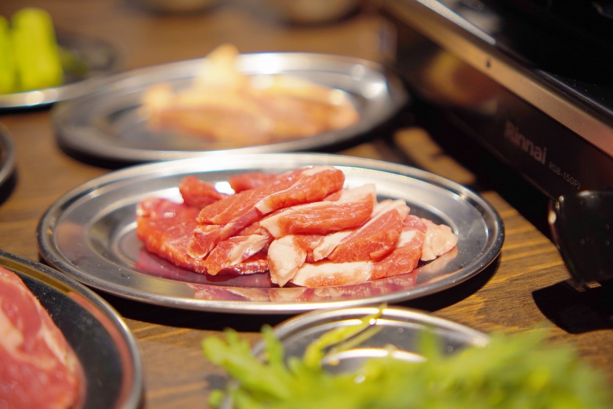【北海道札幌】北海道札幌美食推薦,成吉思汗烤肉,羊脂香氣滿分的「札幌ジンギスカン 羊座」 - 第18張圖 【北海道札幌】北海道札幌美食推薦,成吉思汗烤肉,羊脂香氣滿分的「札幌ジンギスカン 羊座」