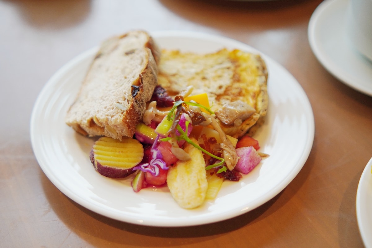 【台南住宿推薦】台南遠東香格里拉一泊二食，遠東CAFE五星印度特色料理，高樓美景住房推薦