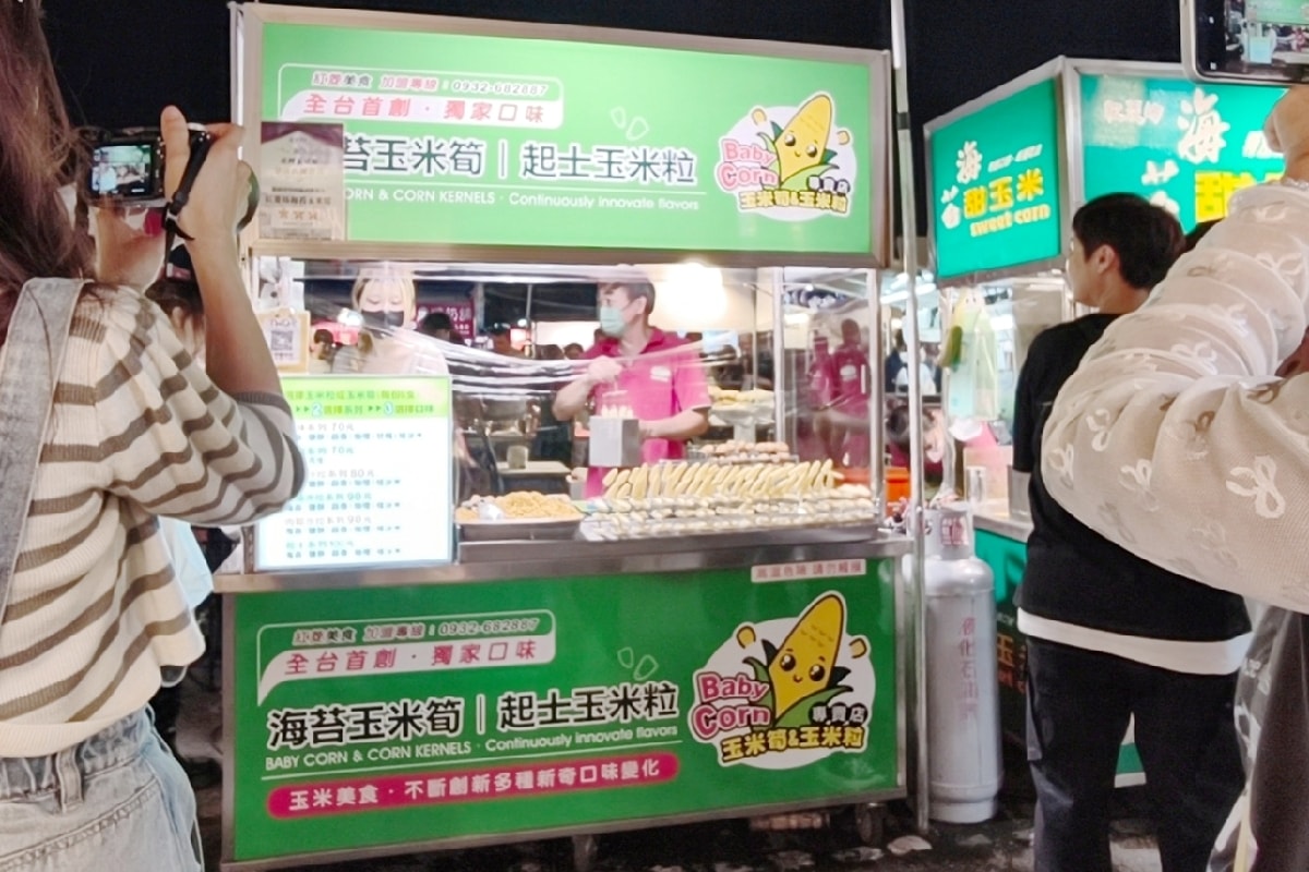 【台南武聖觀光夜市】美味與趣味之旅好玩又好逛，平日人潮也很多，分享四大必訪攤位推薦！