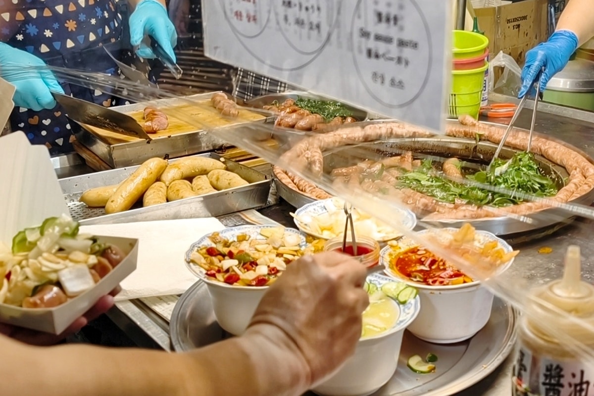 【台南武聖觀光夜市】美味與趣味之旅好玩又好逛，平日人潮也很多，分享四大必訪攤位推薦！