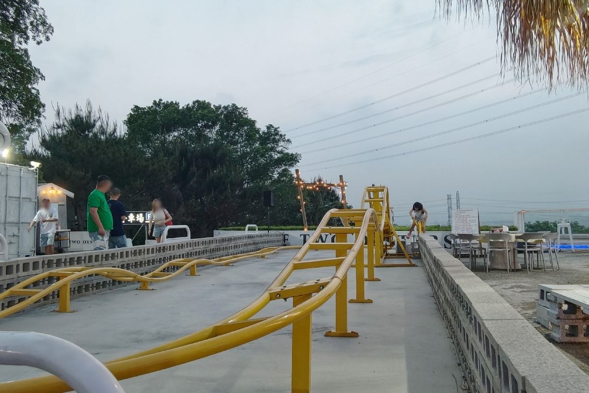 台中龍井必訪景點:那兩蚵烤鮮蚵夜景海鮮餐廳,美食、夜景、親子設施一次滿足! 附菜單。 - 第12張圖 台中龍井必訪景點:那兩蚵烤鮮蚵夜景海鮮餐廳,美食、夜景、親子設施一次滿足! 附菜單。