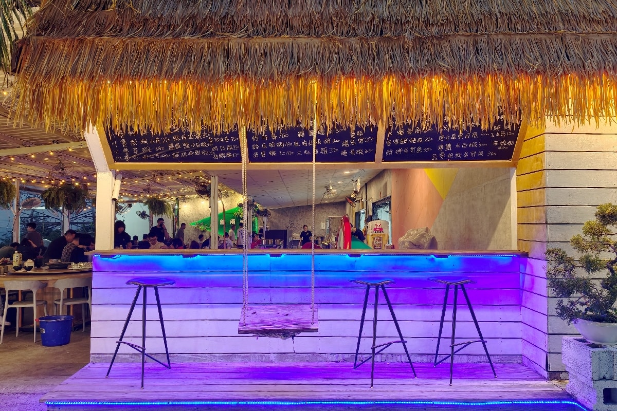 台中龍井必訪景點:那兩蚵烤鮮蚵夜景海鮮餐廳,美食、夜景、親子設施一次滿足! 附菜單。 - 第9張圖 台中龍井必訪景點:那兩蚵烤鮮蚵夜景海鮮餐廳,美食、夜景、親子設施一次滿足! 附菜單。