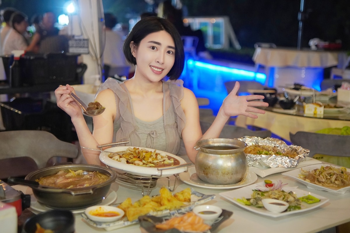 台中龍井必訪景點:那兩蚵烤鮮蚵夜景海鮮餐廳,美食、夜景、親子設施一次滿足! 附菜單。 - 第19張圖 台中龍井必訪景點:那兩蚵烤鮮蚵夜景海鮮餐廳,美食、夜景、親子設施一次滿足! 附菜單。