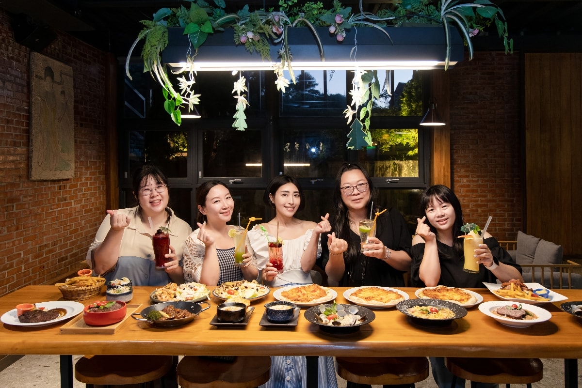 苗栗逗點露營區，豪華露營區全攻略：親子懶人必備的夢幻露營體驗，包場活動、露營車
