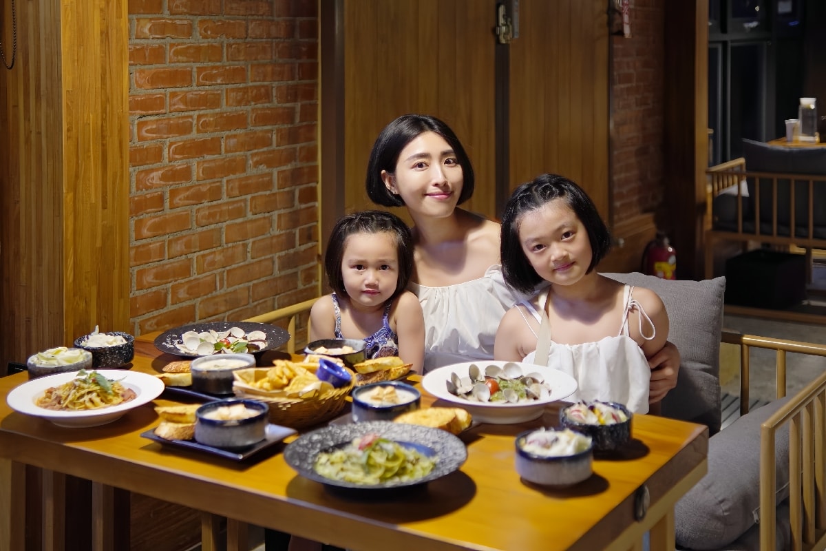 苗栗逗點露營區，豪華露營區全攻略：親子懶人必備的夢幻露營體驗，包場活動、露營車