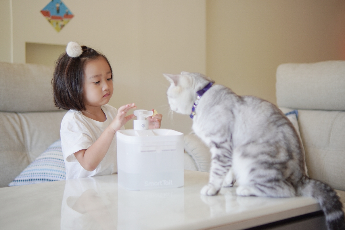NiNiJA妮妮家【SmartTaiL智它】寵物智能無線飲水機S1：毛孩的飲水好幫手，無線更方便！