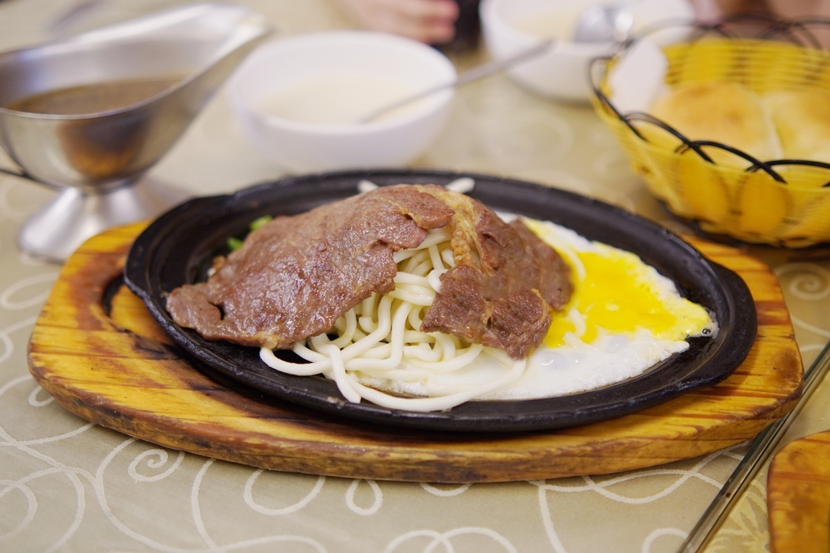 【台北木柵美食】 112巷牛排,巷弄美食推薦,萬芳醫院旁必吃老靈魂平價牛排!100%原汁原塊肉 - 第13張圖 【台北木柵美食】 112巷牛排,巷弄美食推薦,萬芳醫院旁必吃老靈魂平價牛排!100%原汁原塊肉