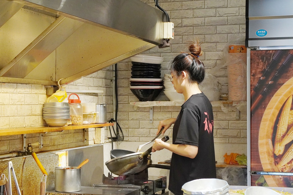 【台北文山美食】禎記滷味（中國科大總店）：萬芳醫院旁隱藏版美味！學生宵夜與追劇必備冷滷首選