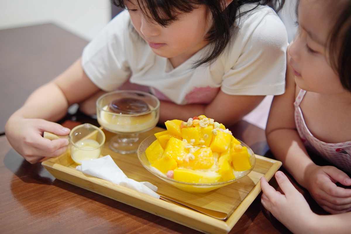【萬芳醫院美食】饗食雪屋，夏日必吃浮誇系特色冰酥！三色視覺系絲絲入口、限定芒果、濃郁布蕾